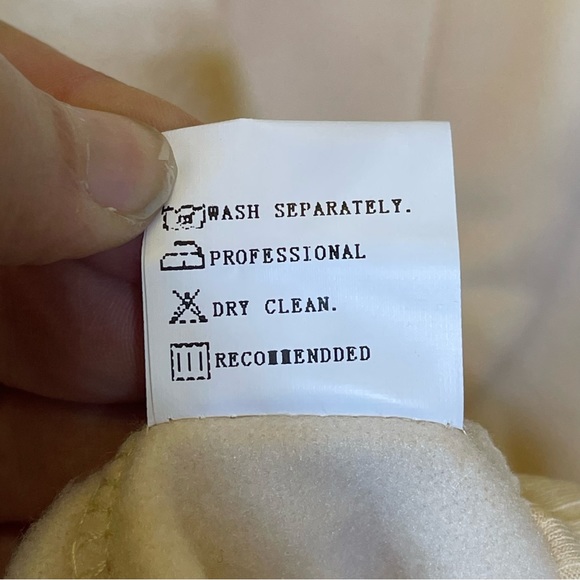 Mislook, Oversized Sweater. Size Medium. In excellent condition! - Picture 6 of 6